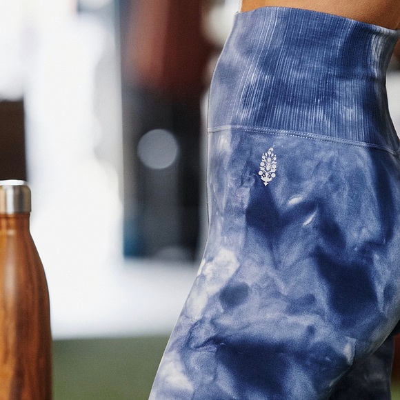 🌺Free peple Good karma blk or blue 7/8 legging - Picture 12 of 16